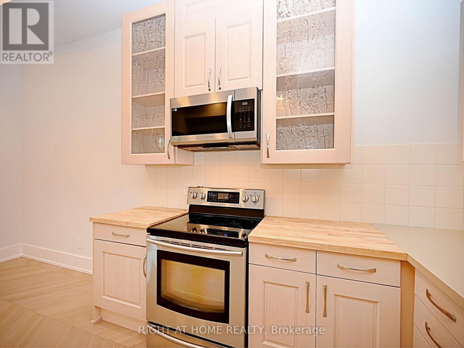 50b Woodlawn Avenue, Mississauga, Ontario  L5G 3K6 - Photo 14 - W12653726