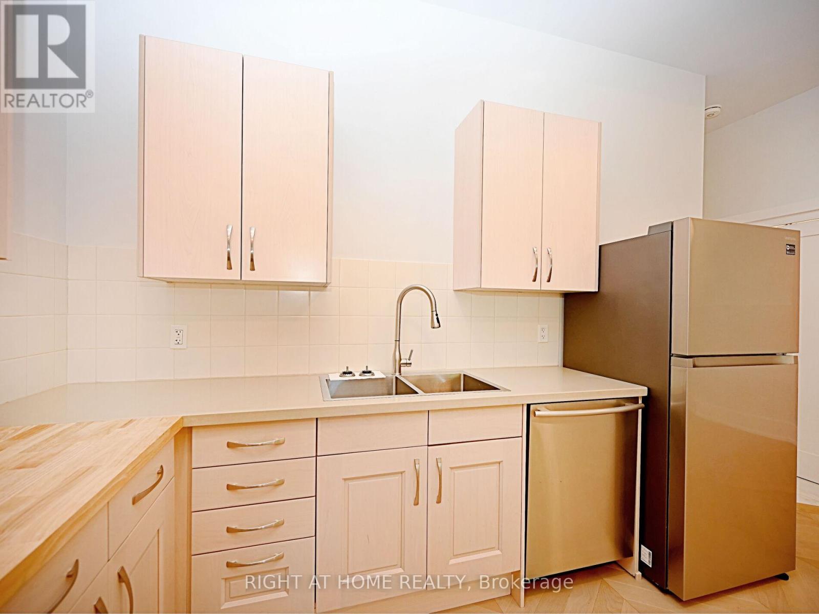 50b Woodlawn Avenue, Mississauga, Ontario  L5G 3K6 - Photo 16 - W12653726