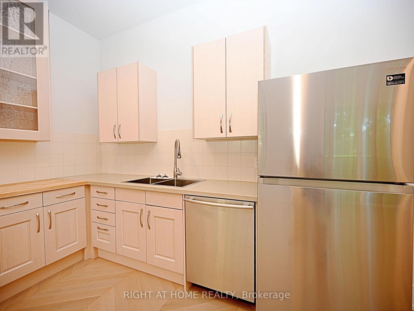 50b Woodlawn Avenue, Mississauga, Ontario  L5G 3K6 - Photo 17 - W12653726