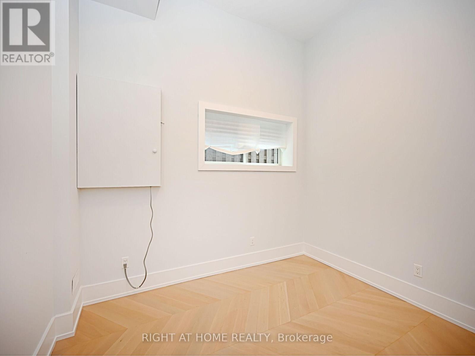 50b Woodlawn Avenue, Mississauga, Ontario  L5G 3K6 - Photo 21 - W12653726