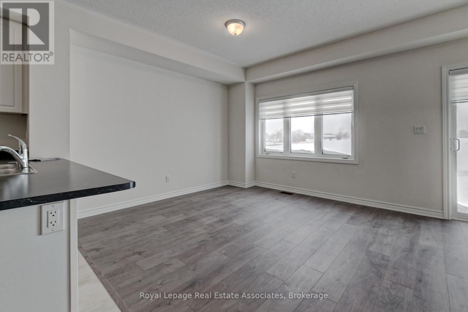 121 Sapphire Way, Thorold, Ontario  L2V 0B8 - Photo 12 - X12653732