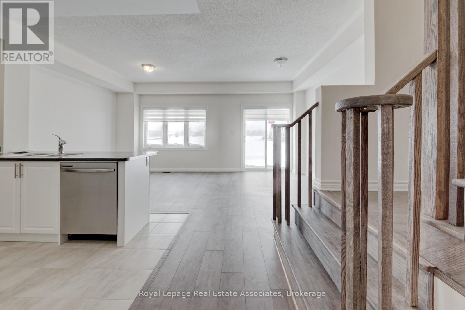 121 Sapphire Way, Thorold, Ontario  L2V 0B8 - Photo 15 - X12653732