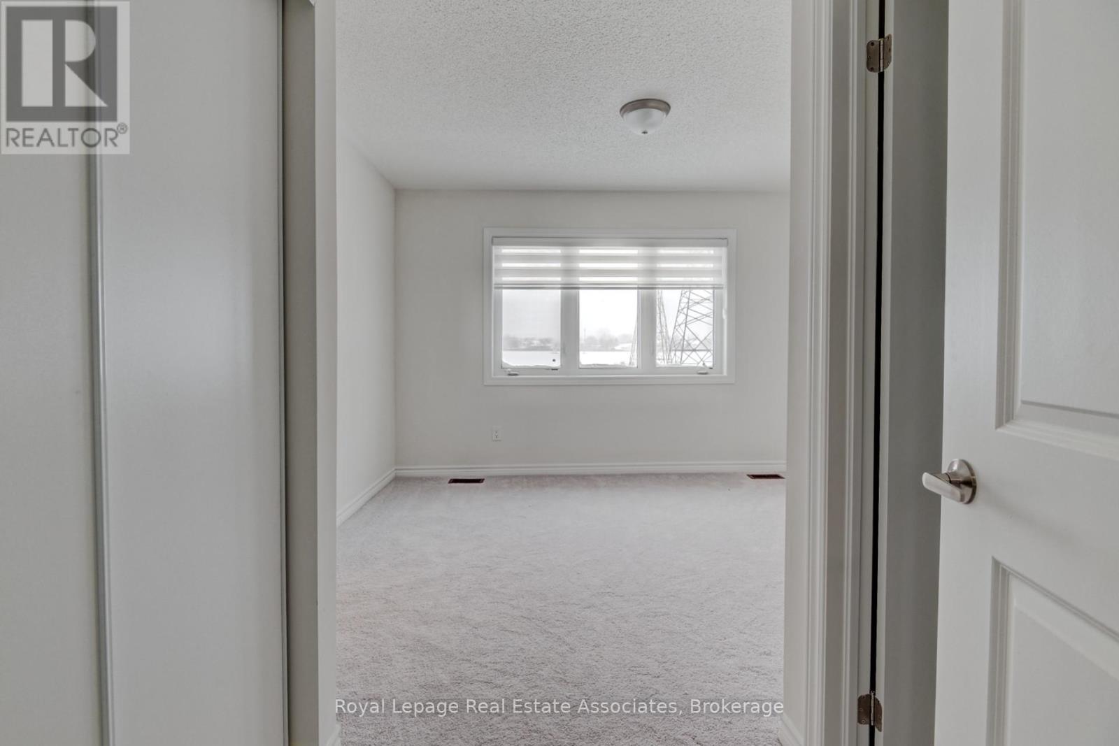 121 Sapphire Way, Thorold, Ontario  L2V 0B8 - Photo 17 - X12653732