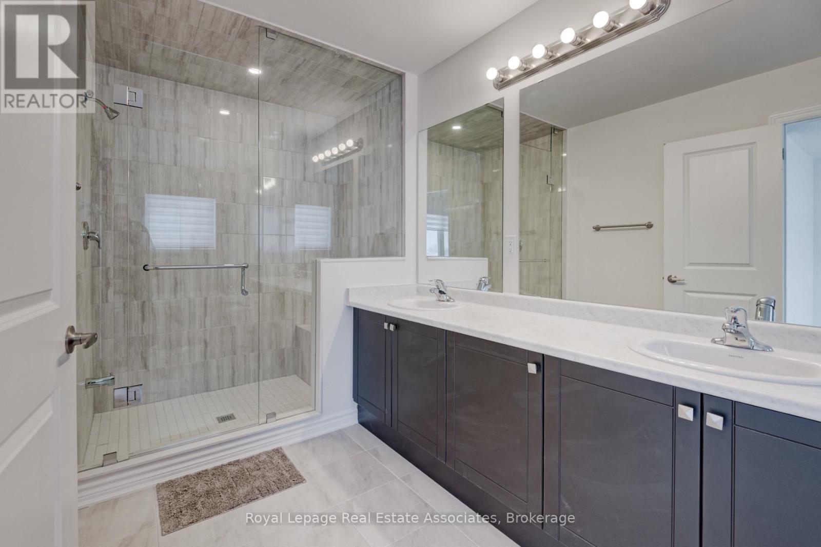 121 Sapphire Way, Thorold, Ontario  L2V 0B8 - Photo 18 - X12653732