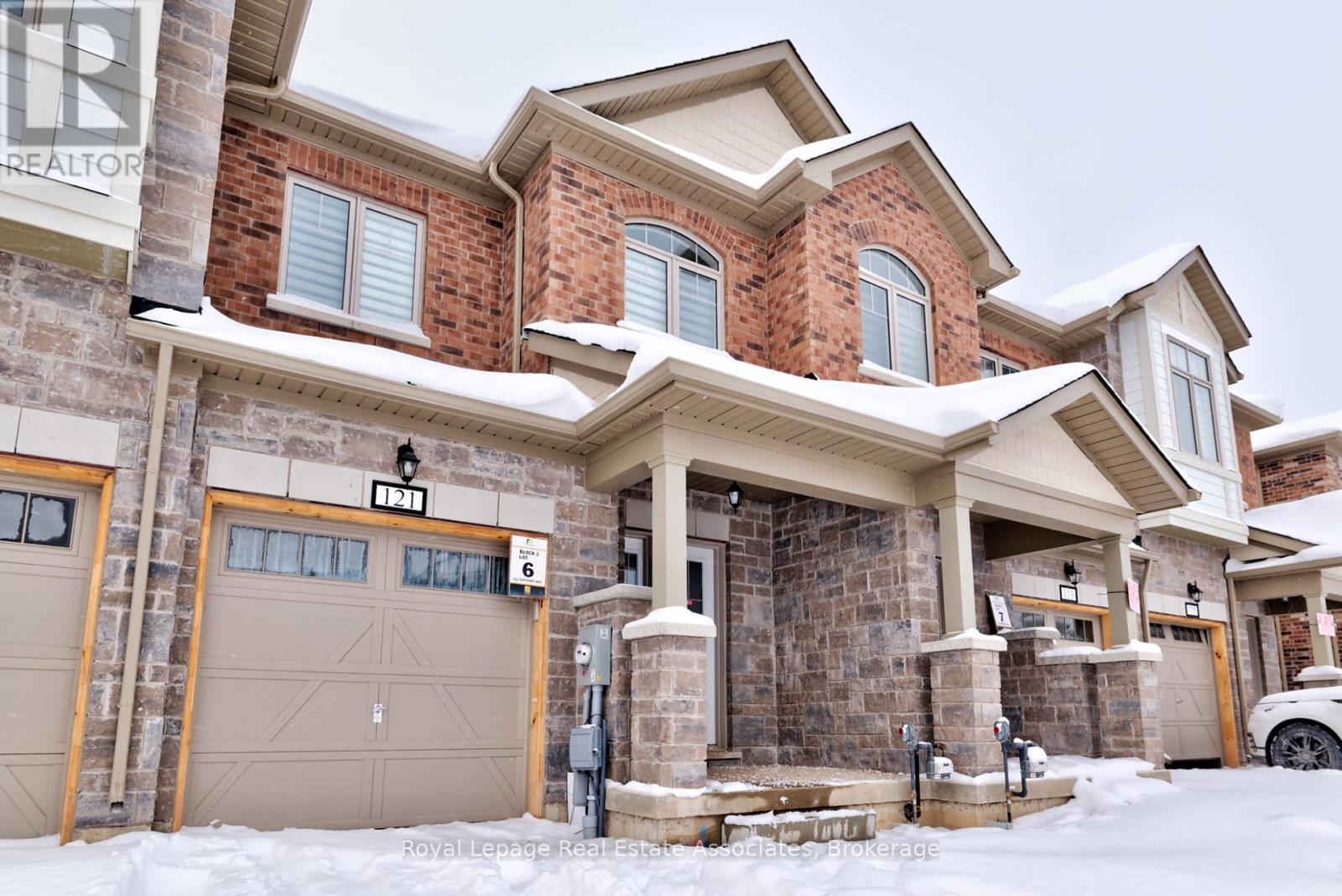 121 Sapphire Way, Thorold, Ontario  L2V 0B8 - Photo 2 - X12653732