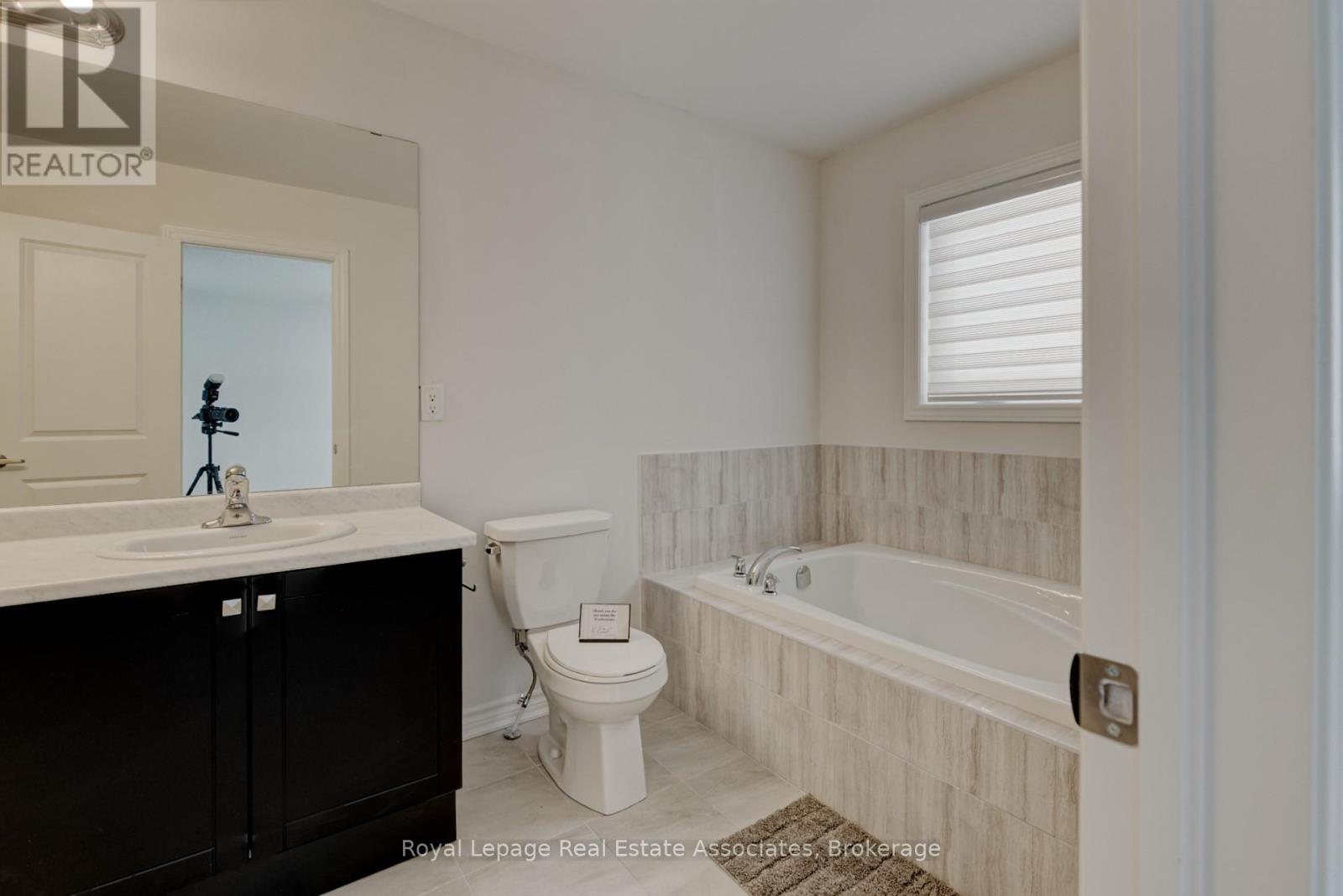 121 Sapphire Way, Thorold, Ontario  L2V 0B8 - Photo 20 - X12653732