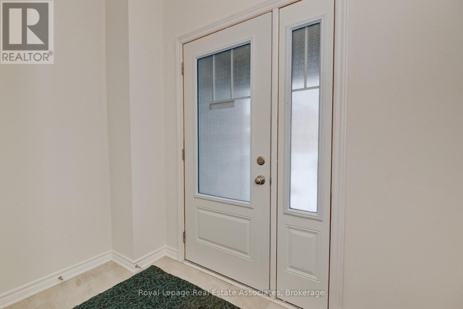 121 Sapphire Way, Thorold, Ontario  L2V 0B8 - Photo 3 - X12653732