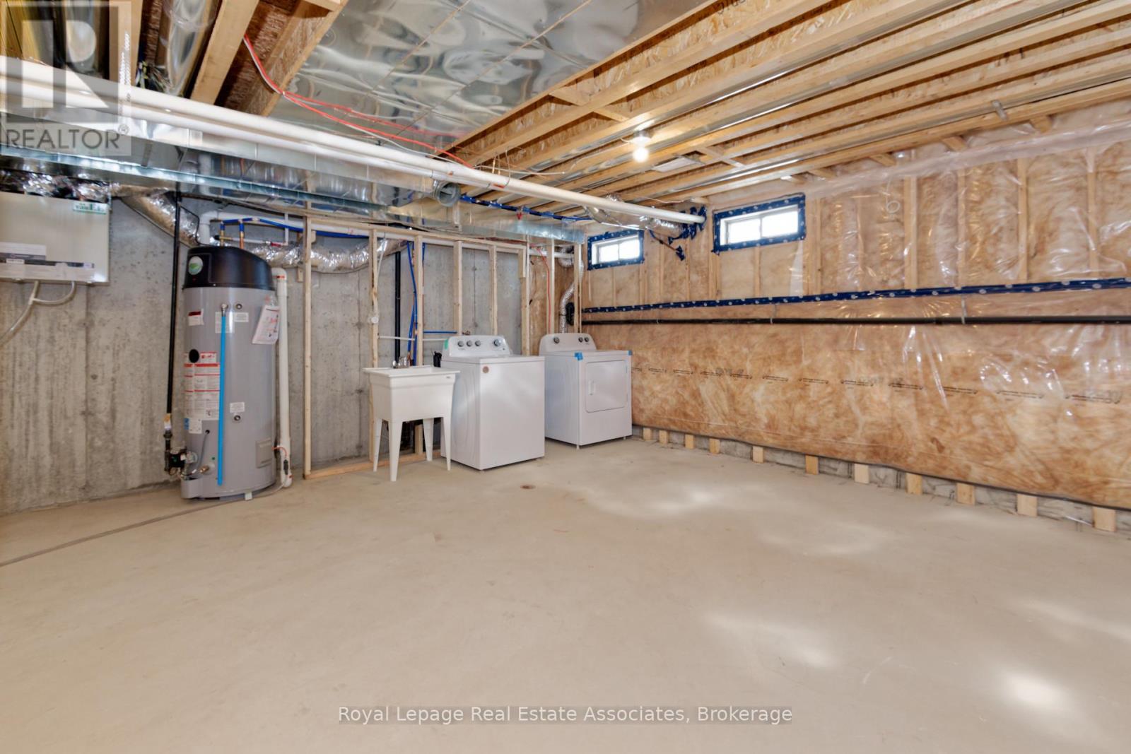 121 Sapphire Way, Thorold, Ontario  L2V 0B8 - Photo 30 - X12653732