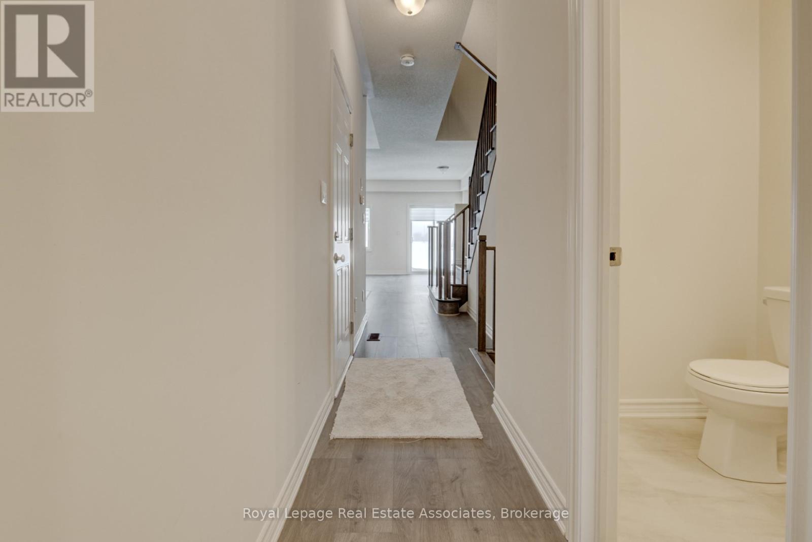 121 Sapphire Way, Thorold, Ontario  L2V 0B8 - Photo 4 - X12653732