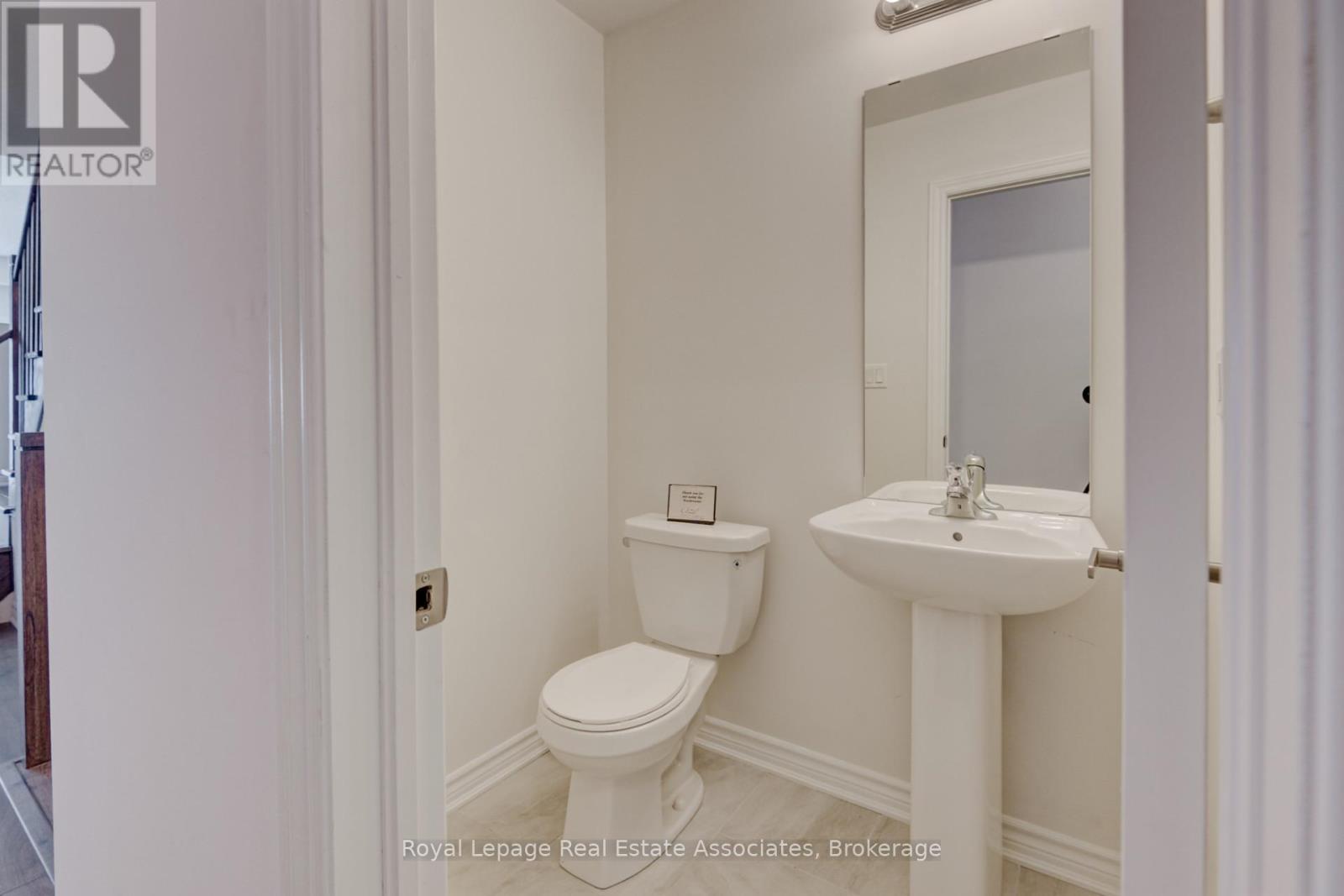 121 Sapphire Way, Thorold, Ontario  L2V 0B8 - Photo 5 - X12653732