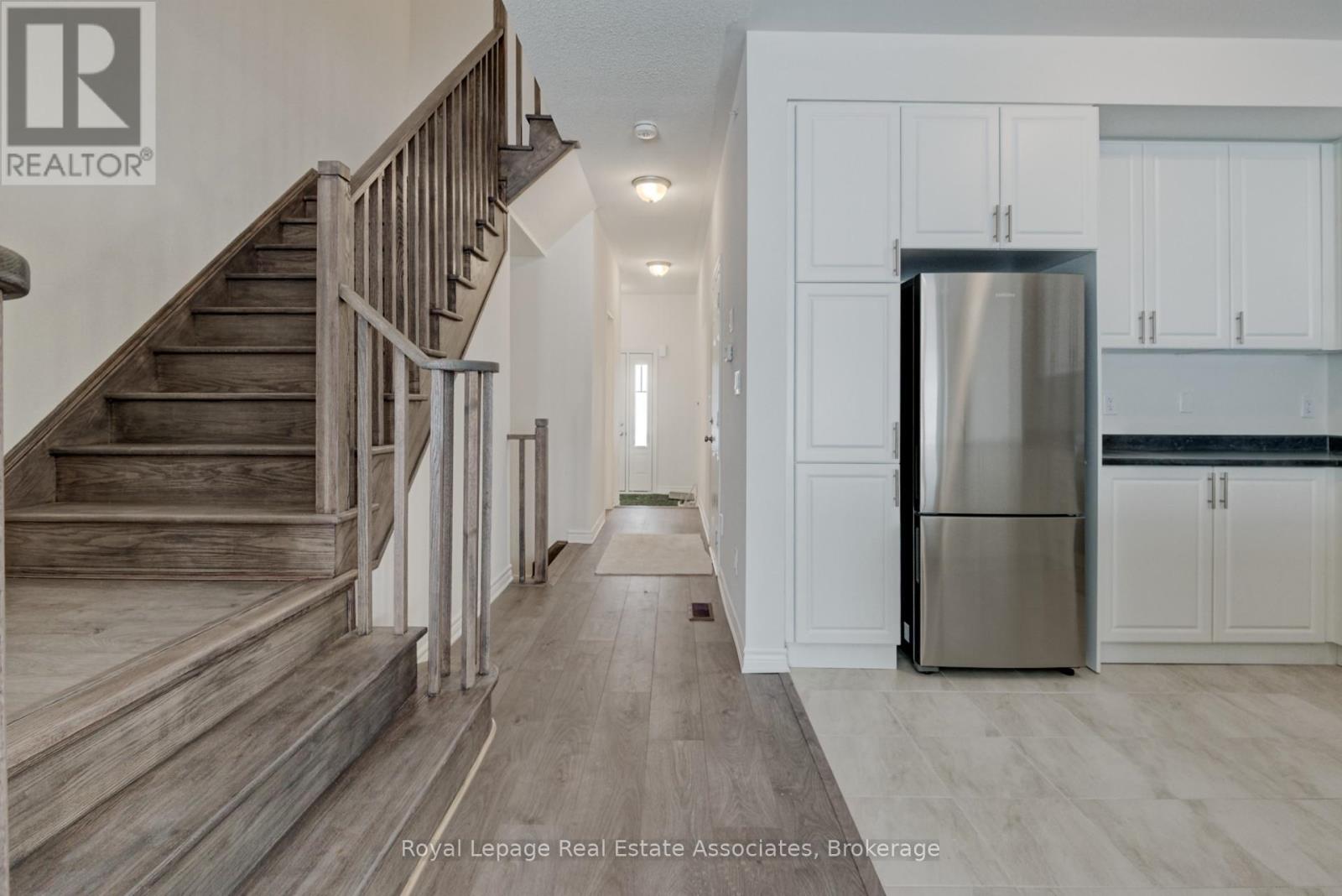 121 Sapphire Way, Thorold, Ontario  L2V 0B8 - Photo 6 - X12653732