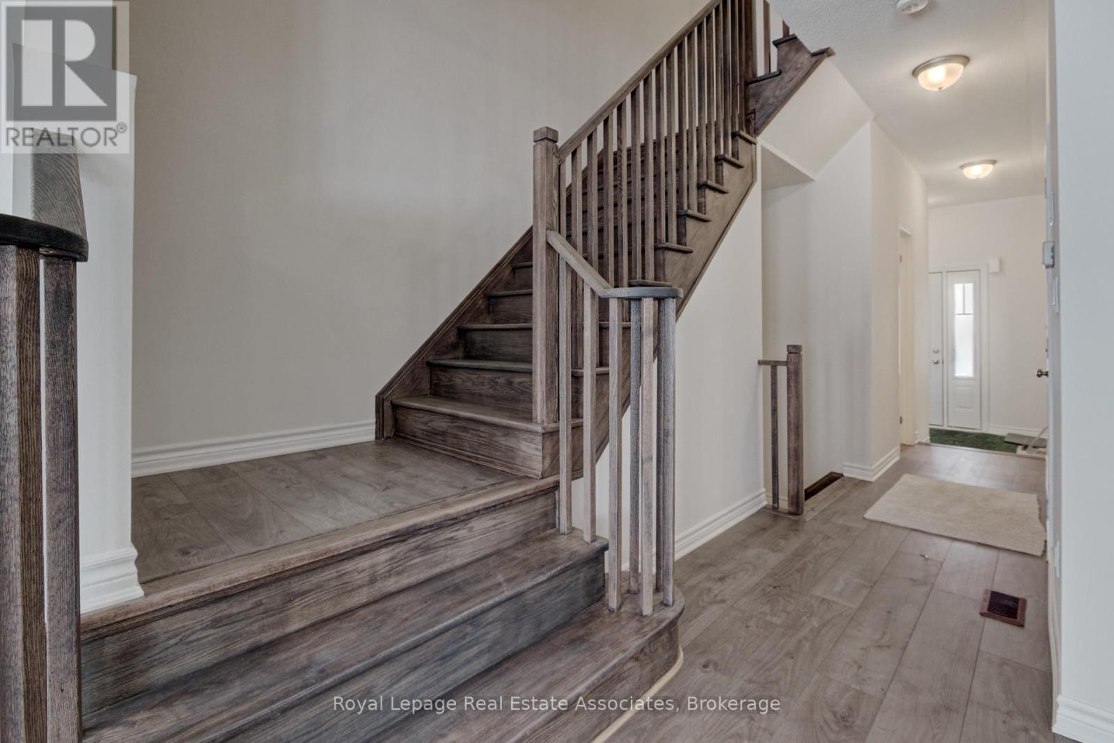 121 Sapphire Way, Thorold, Ontario  L2V 0B8 - Photo 7 - X12653732