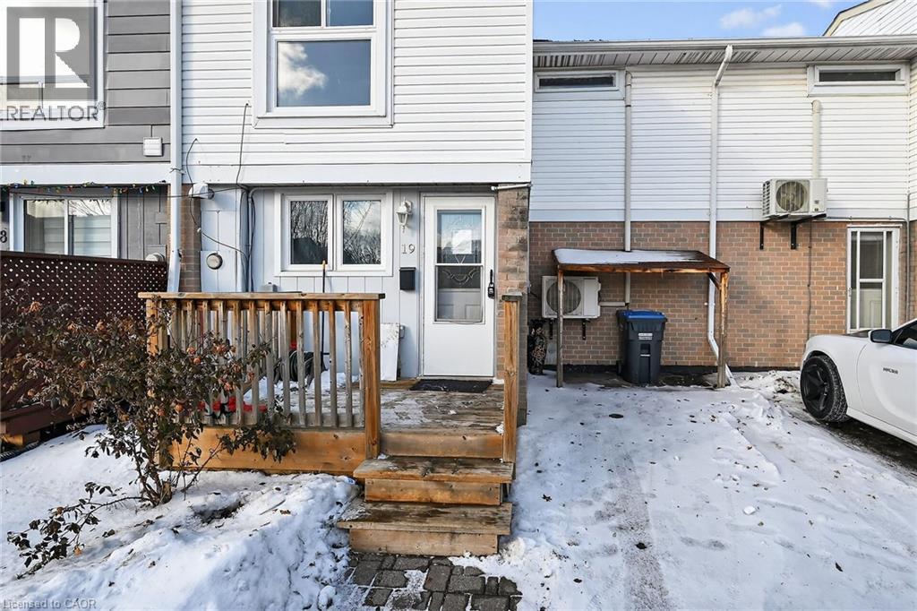 19 Hindquarter Crescent, Brampton, Ontario  L6S 2C3 - Photo 2 - 40795063