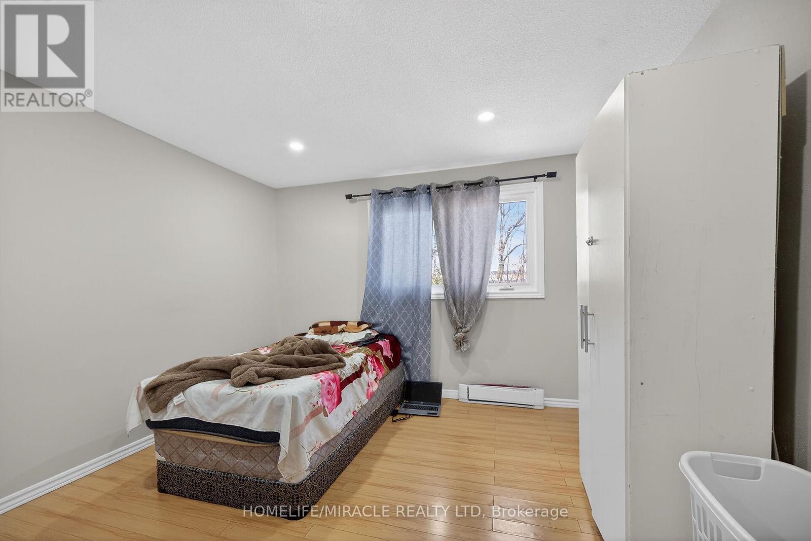 19 Hindquarter Court, Brampton (Central Park), Ontario  L6S 2C3 - Photo 18 - W12652510