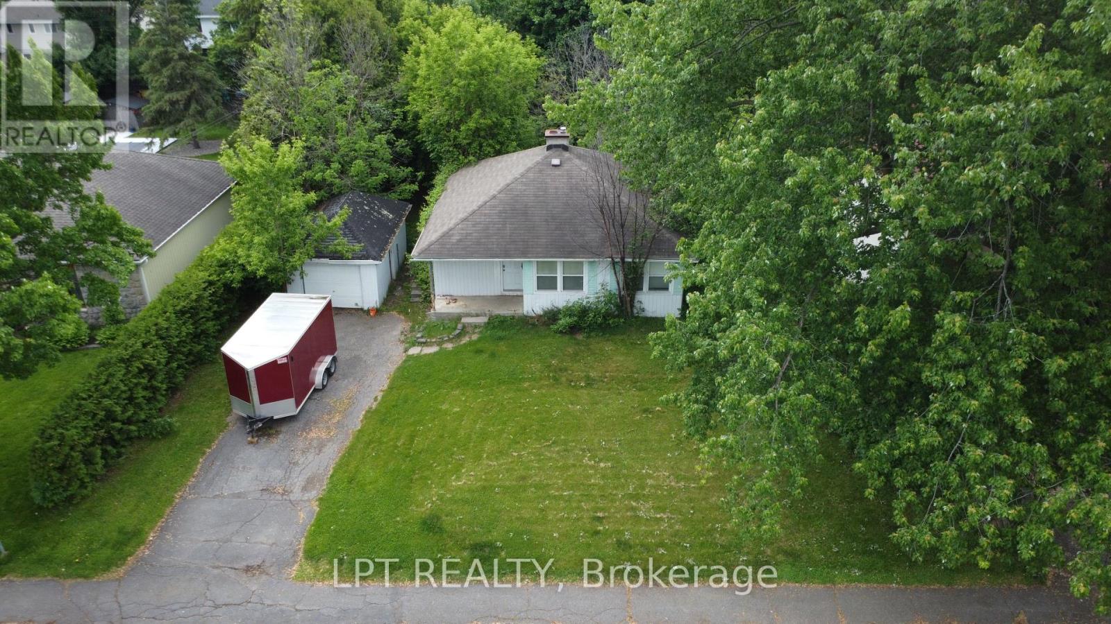 868 Mountainview Avenue, Ottawa, Ontario  K2B 5G2 - Photo 3 - X12202668