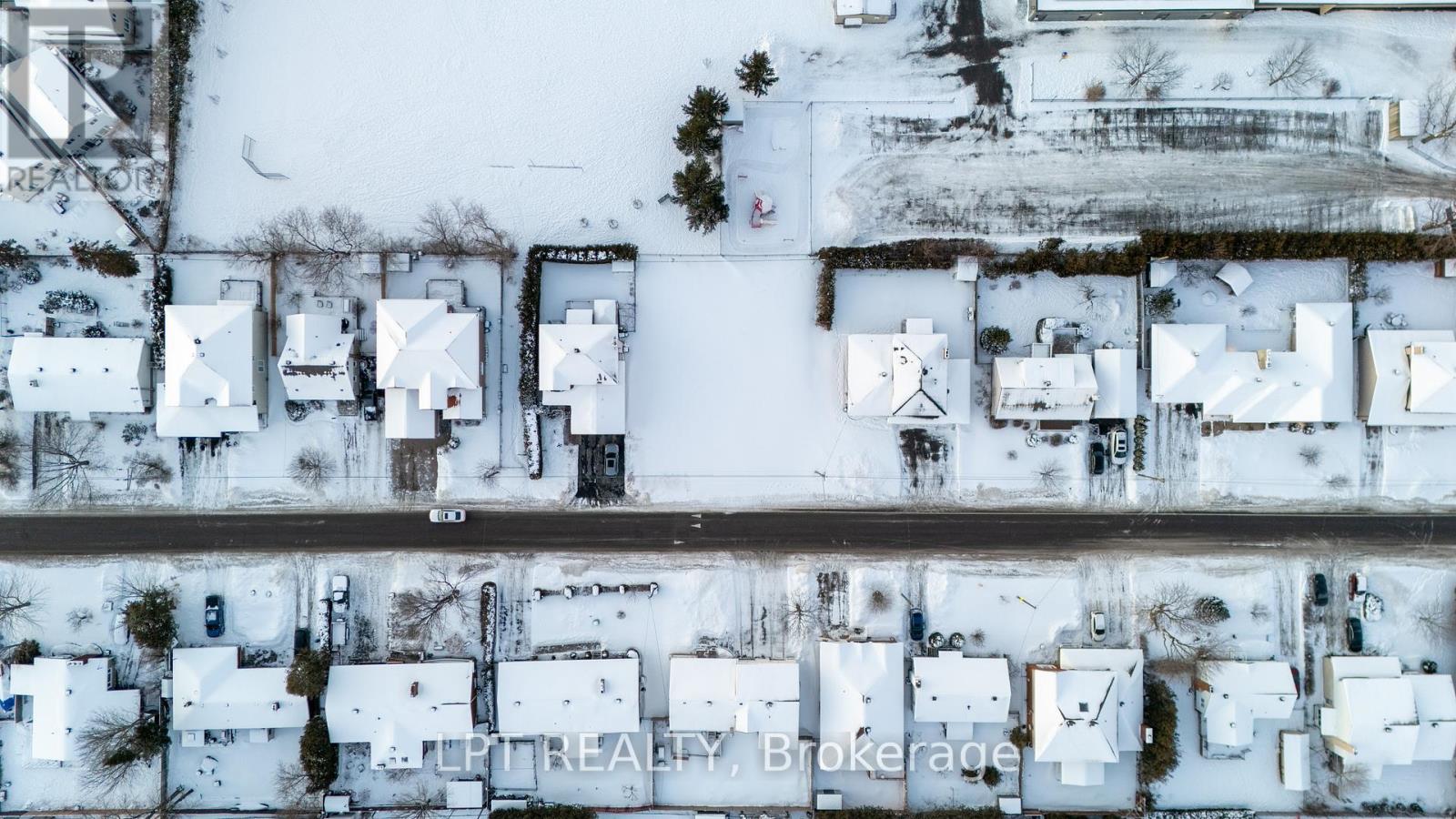 1727 Rosebella Avenue, Ottawa, Ontario  K1T 1G2 - Photo 3 - X12289735