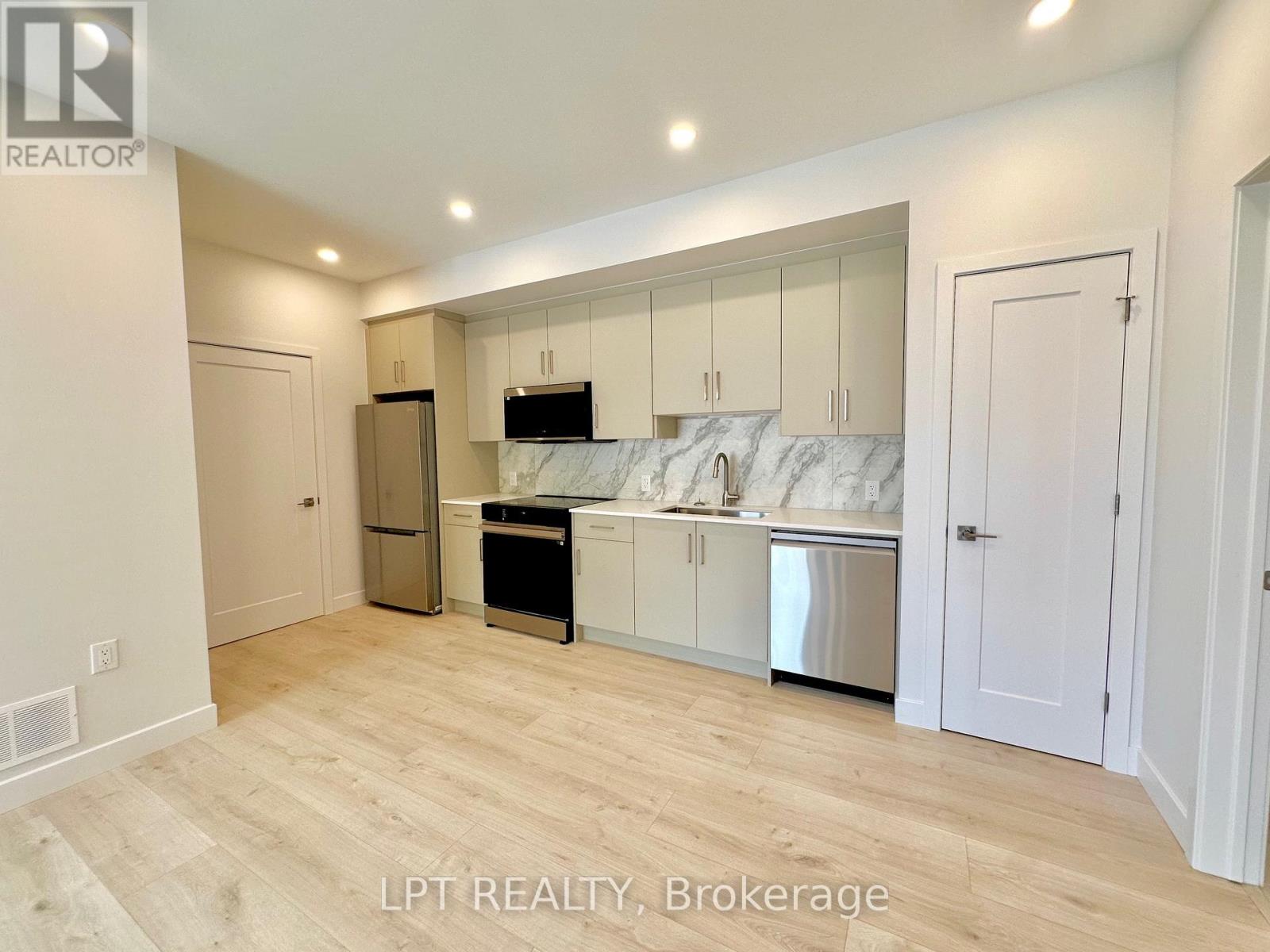 4 - 254 Garneau Street, Ottawa, Ontario  K1L 7T8 - Photo 2 - X12278537