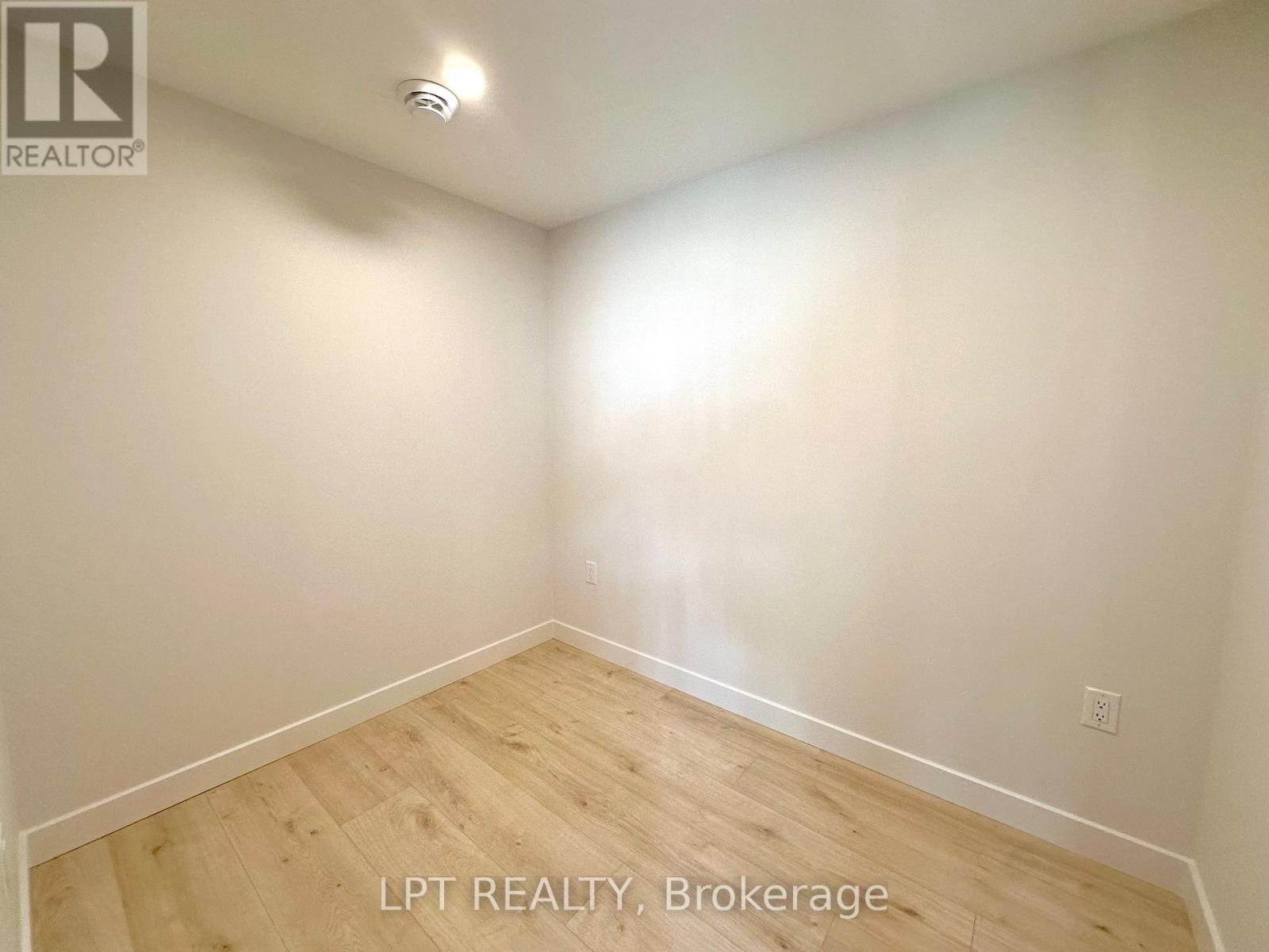 4 - 254 Garneau Street, Ottawa, Ontario  K1L 7T8 - Photo 6 - X12278537