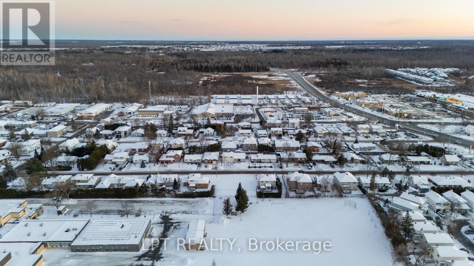 1727 Rosebella Avenue, Ottawa, Ontario  K1T 1G2 - Photo 4 - X12289735