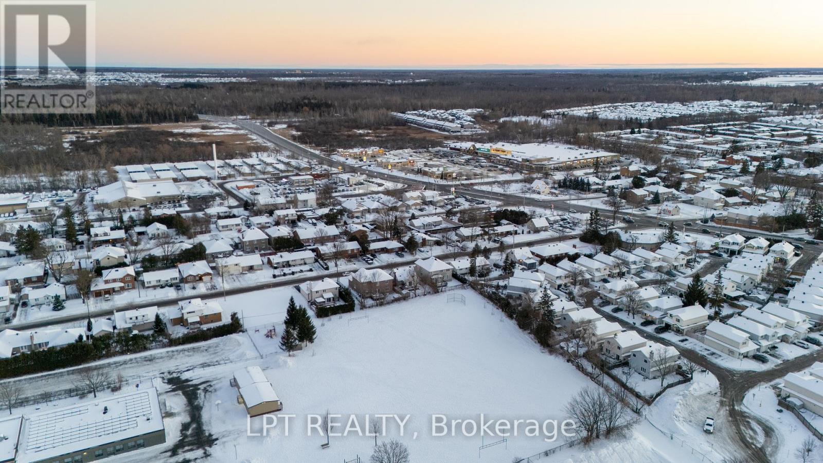 1727 Rosebella Avenue, Ottawa, Ontario  K1T 1G2 - Photo 5 - X12289735