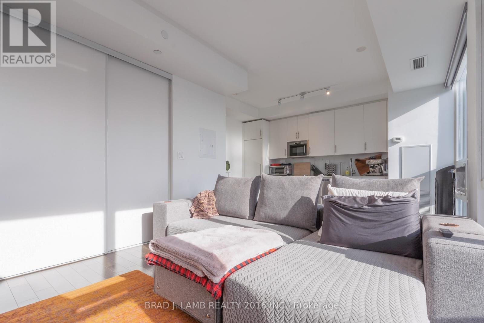 1812 - 460 Adelaide Street E, Toronto, Ontario  M5A 0E7 - Photo 8 - C12653762