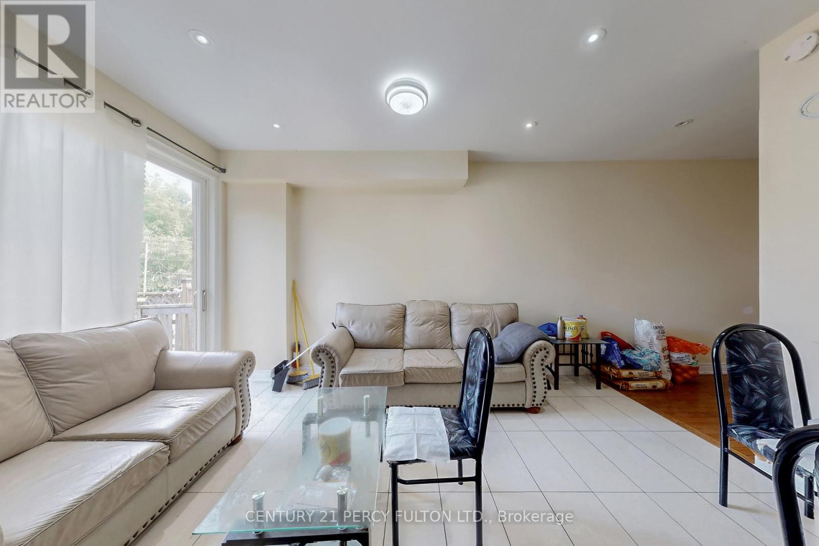 33 Wanstead Avenue, Toronto, Ontario  M1L 3L3 - Photo 5 - E12653744