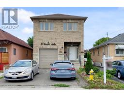 33 WANSTEAD AVENUE, Toronto, Ontario