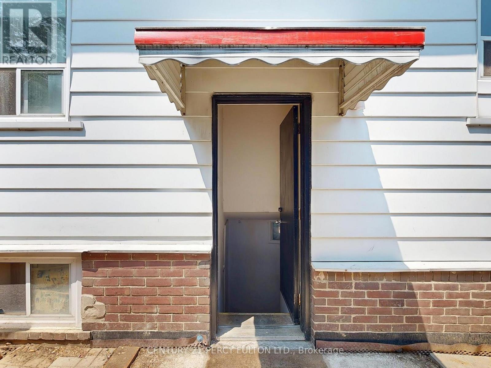 48 St Dunstan Drive, Toronto, Ontario  M1L 2V5 - Photo 4 - E12653750