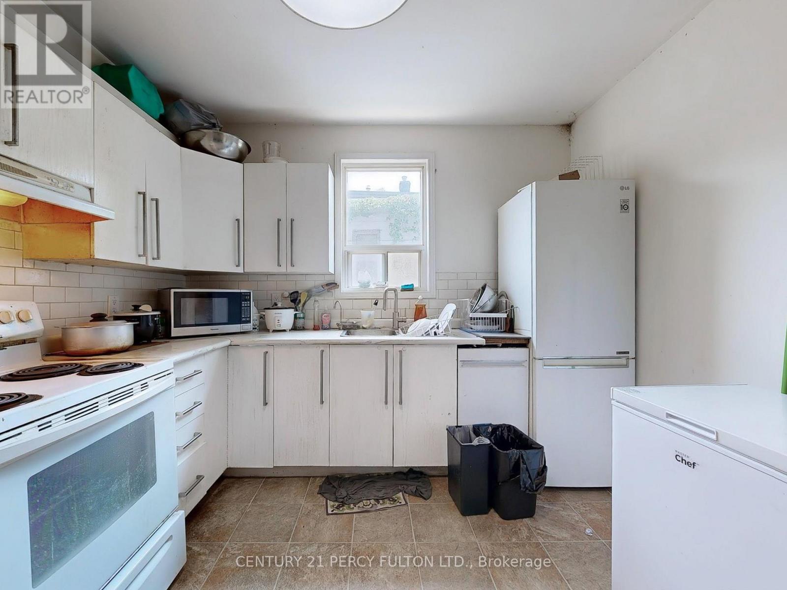 48 St Dunstan Drive, Toronto, Ontario  M1L 2V5 - Photo 5 - E12653750