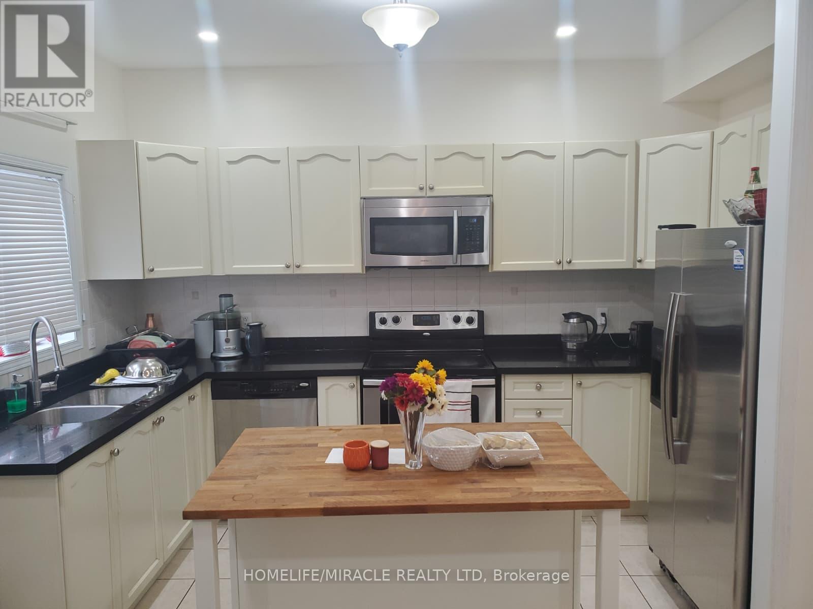 Main - 17 Portrush Trail, Brampton, Ontario  L6X 0R4 - Photo 2 - W12653766