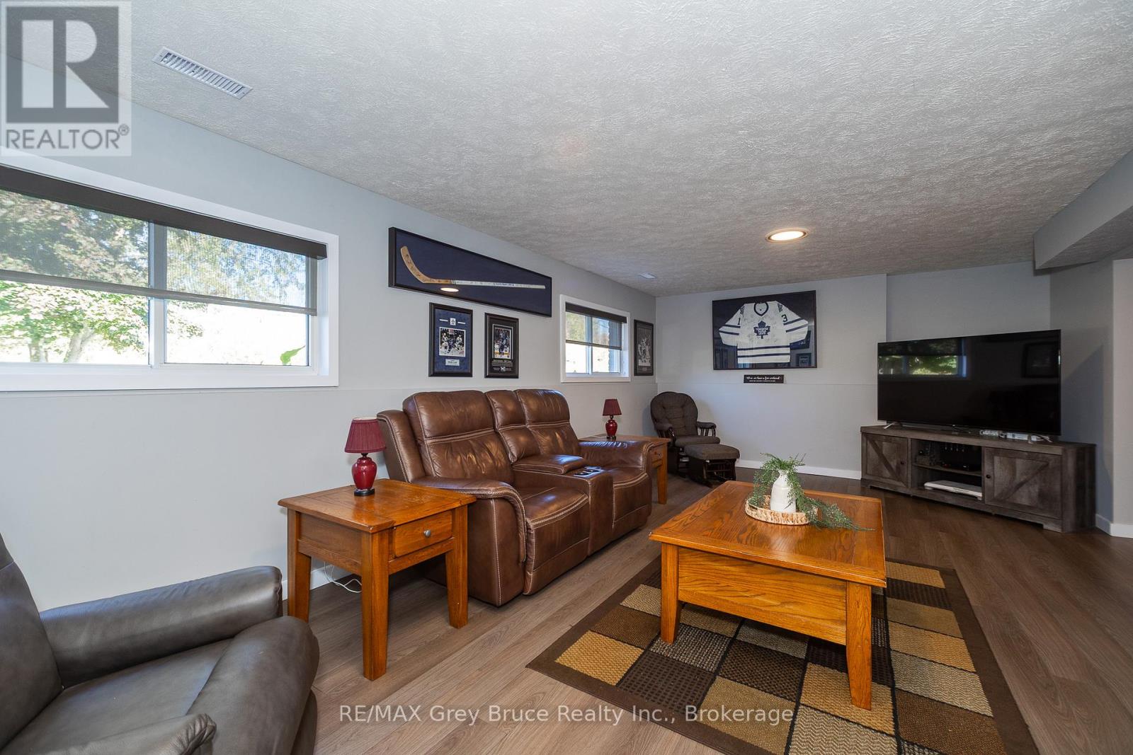 200050 10 Side Road, Georgian Bluffs, Ontario  N0H 2K0 - Photo 38 - X12438049