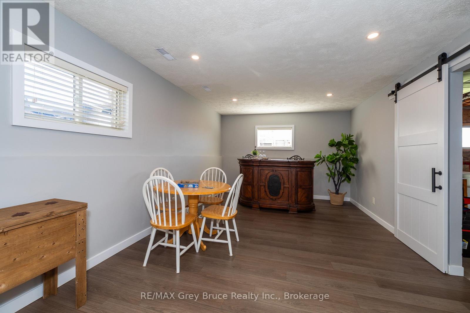 200050 10 Side Road, Georgian Bluffs, Ontario  N0H 2K0 - Photo 32 - X12438049