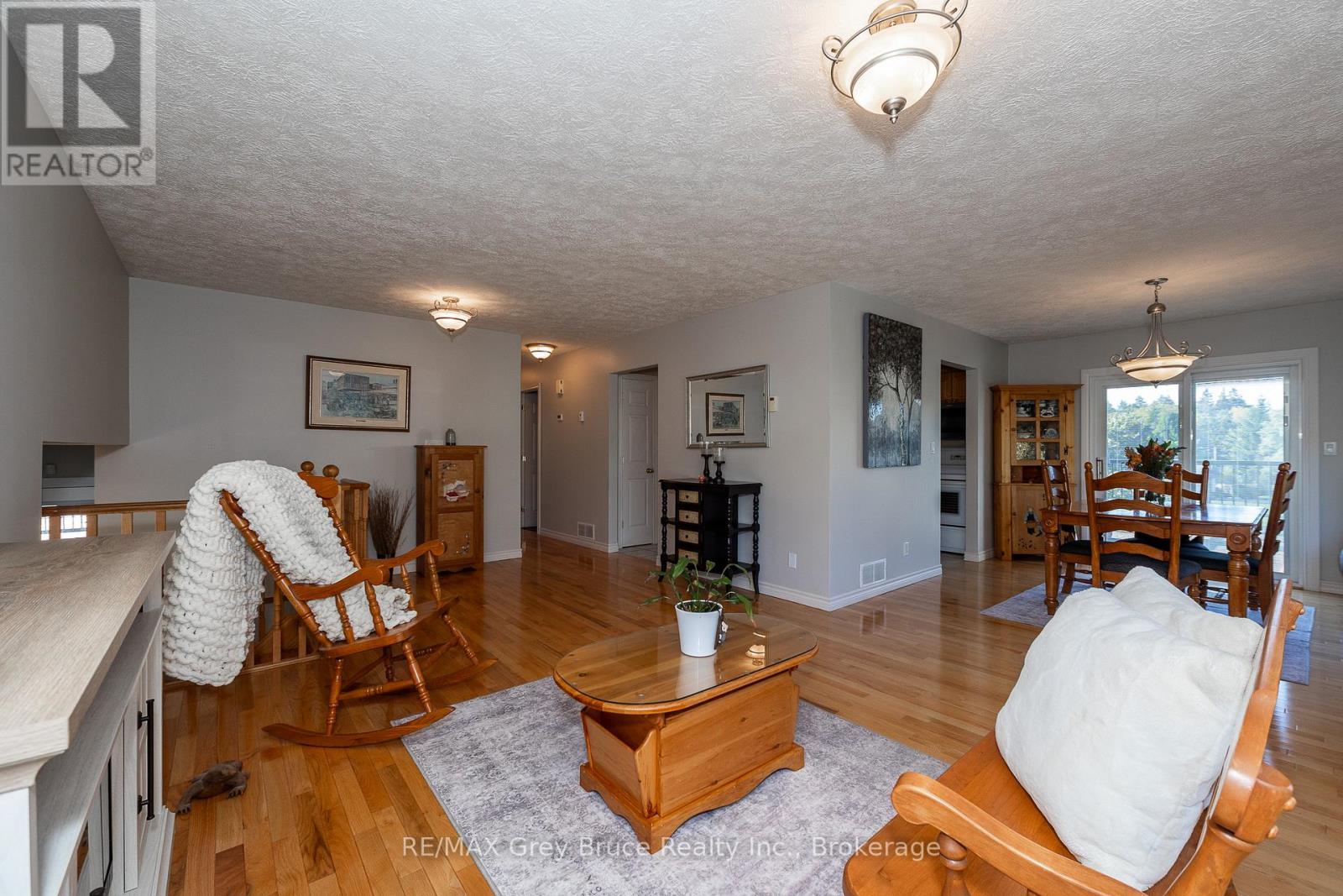 200050 10 Side Road, Georgian Bluffs, Ontario  N0H 2K0 - Photo 10 - X12438049