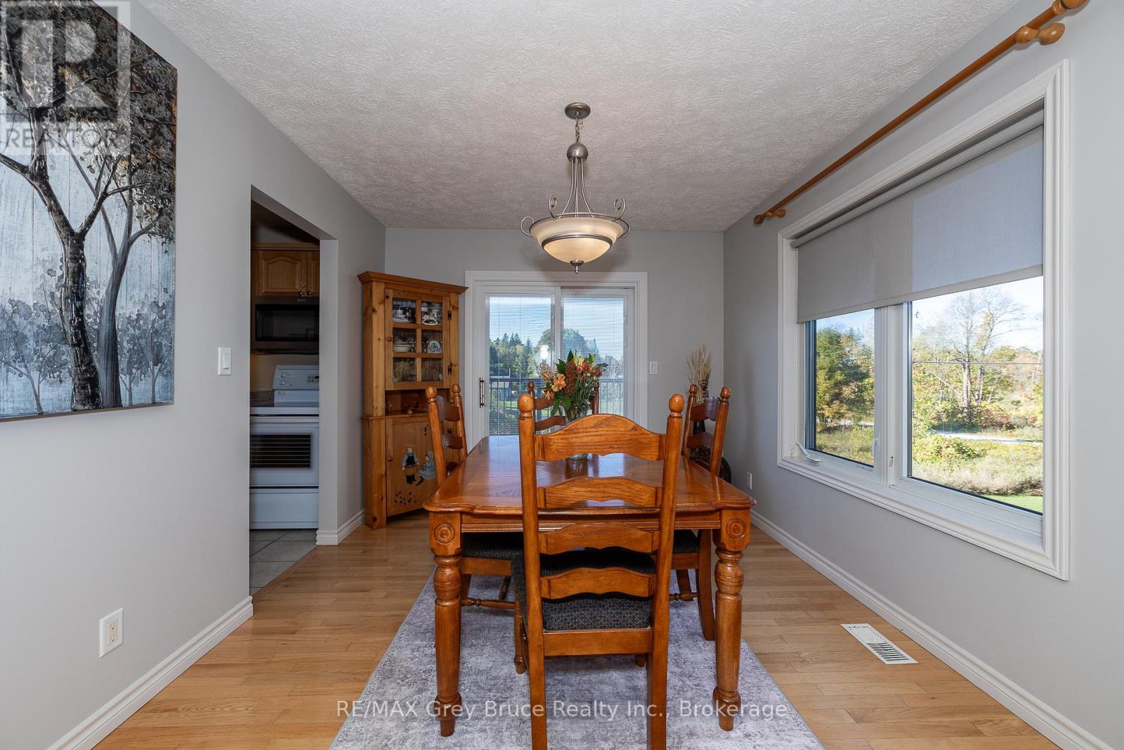 200050 10 Side Road, Georgian Bluffs, Ontario  N0H 2K0 - Photo 18 - X12438049