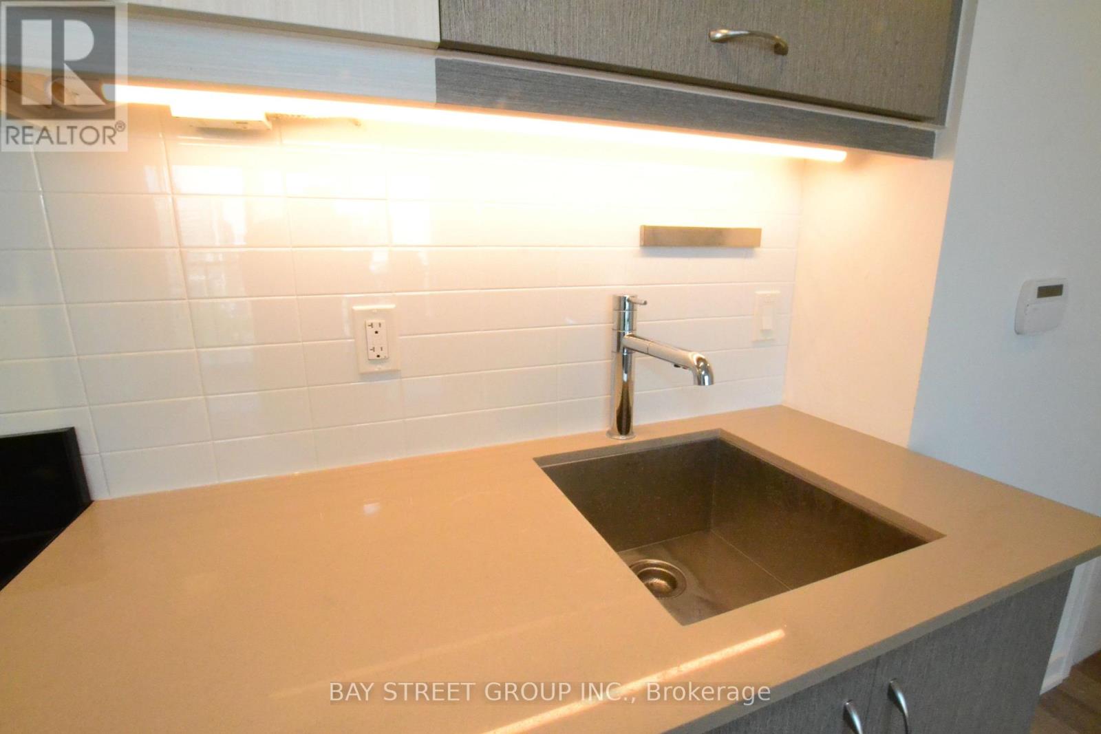 1508 - 181 Huron Street, Toronto, Ontario  M5T 0C1 - Photo 9 - C12653780