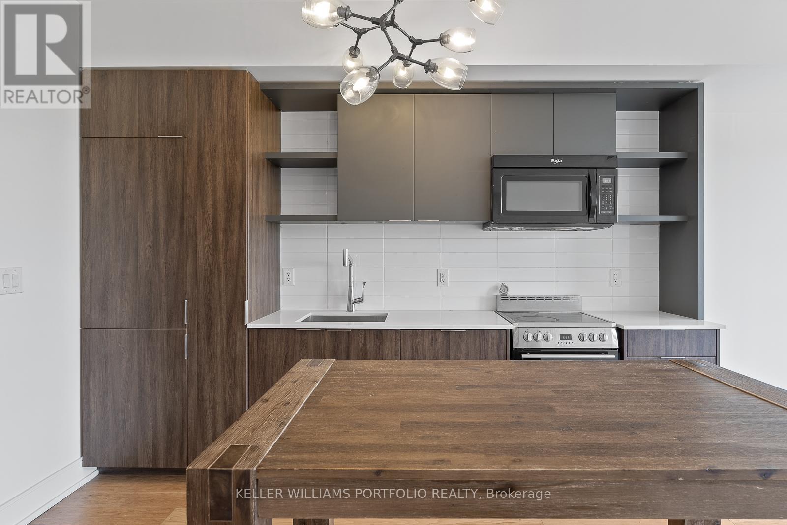 310 - 6 Parkwood Avenue, Toronto, Ontario  M4V 2W8 - Photo 8 - C12653790