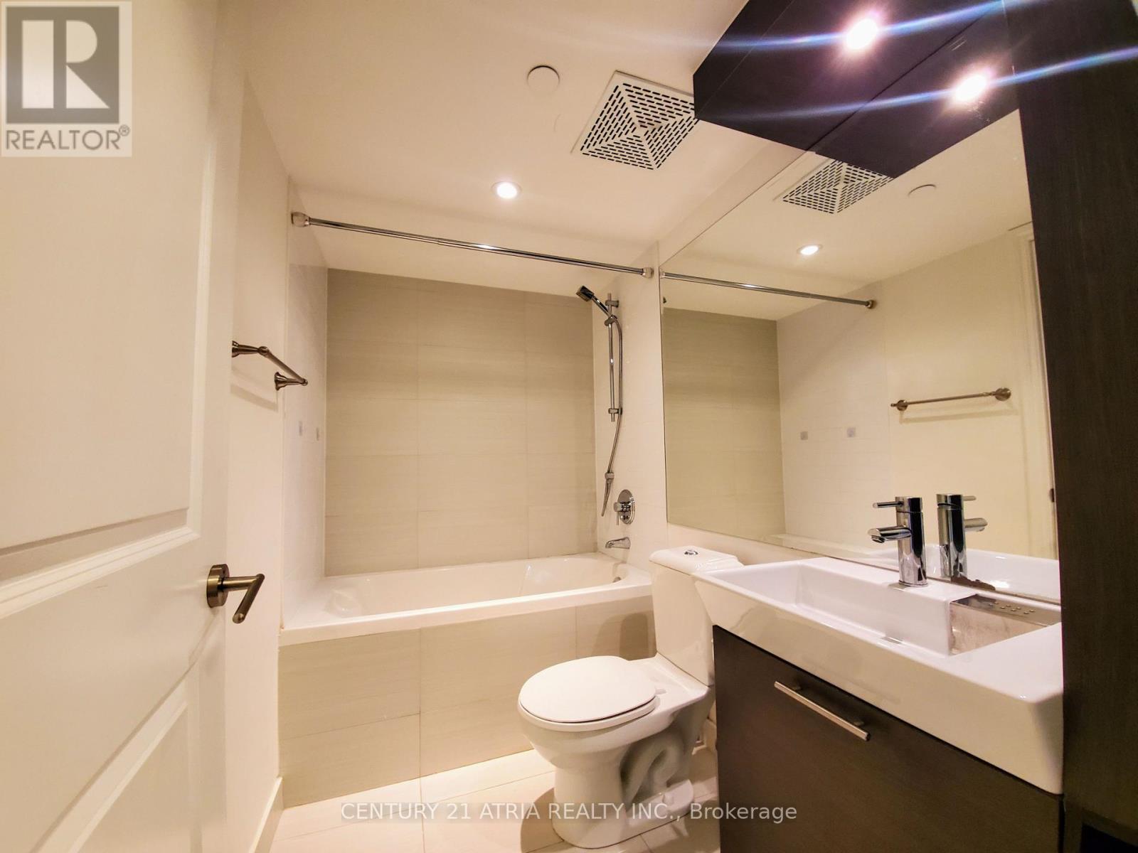 1207 - 386 Yonge Street, Toronto, Ontario  M5B 0A5 - Photo 3 - C12653820