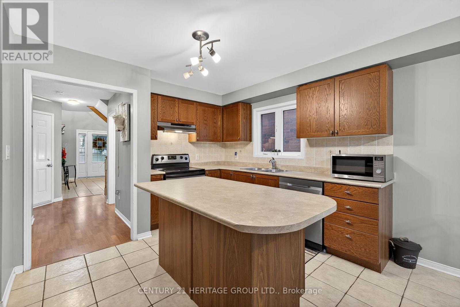 5 Booth Street, Bradford West Gwillimbury (Bradford), Ontario  L3Z 0A3 - Photo 10 - N12653786