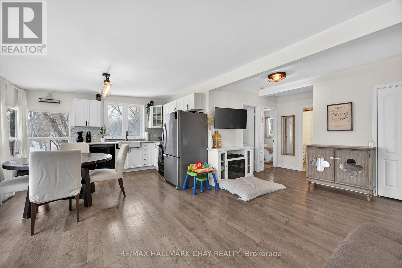 6 Balsam Street, Tay (Waubaushene), Ontario  L0K 2C0 - Photo 11 - S12653836