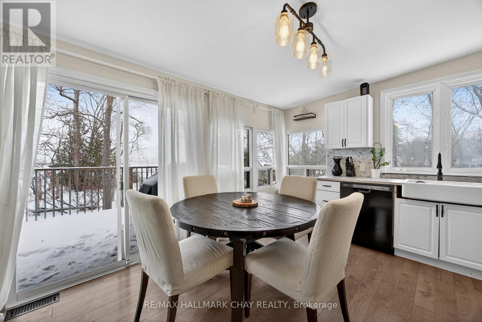 6 Balsam Street, Tay (Waubaushene), Ontario  L0K 2C0 - Photo 12 - S12653836