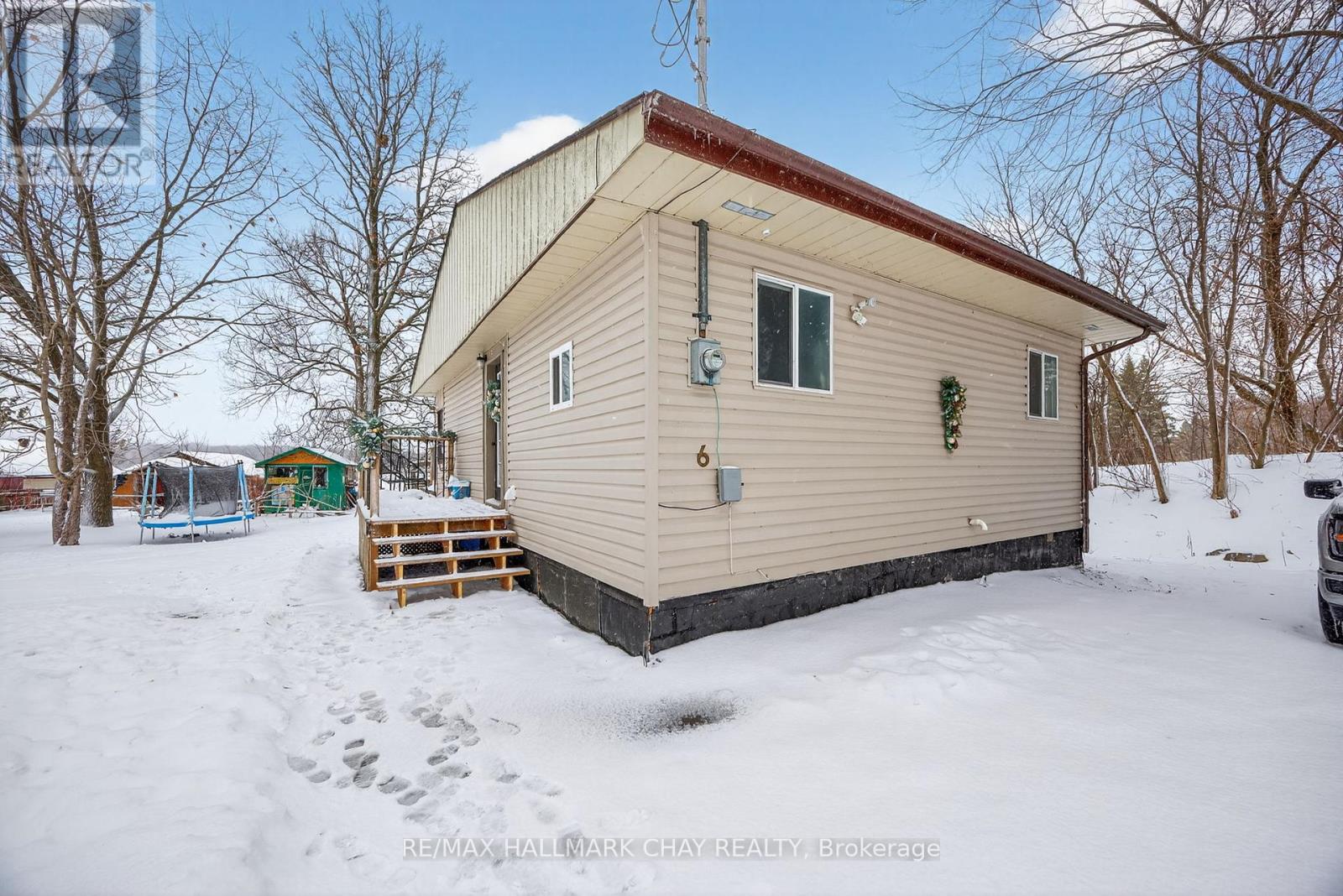 6 Balsam Street, Tay (Waubaushene), Ontario  L0K 2C0 - Photo 4 - S12653836