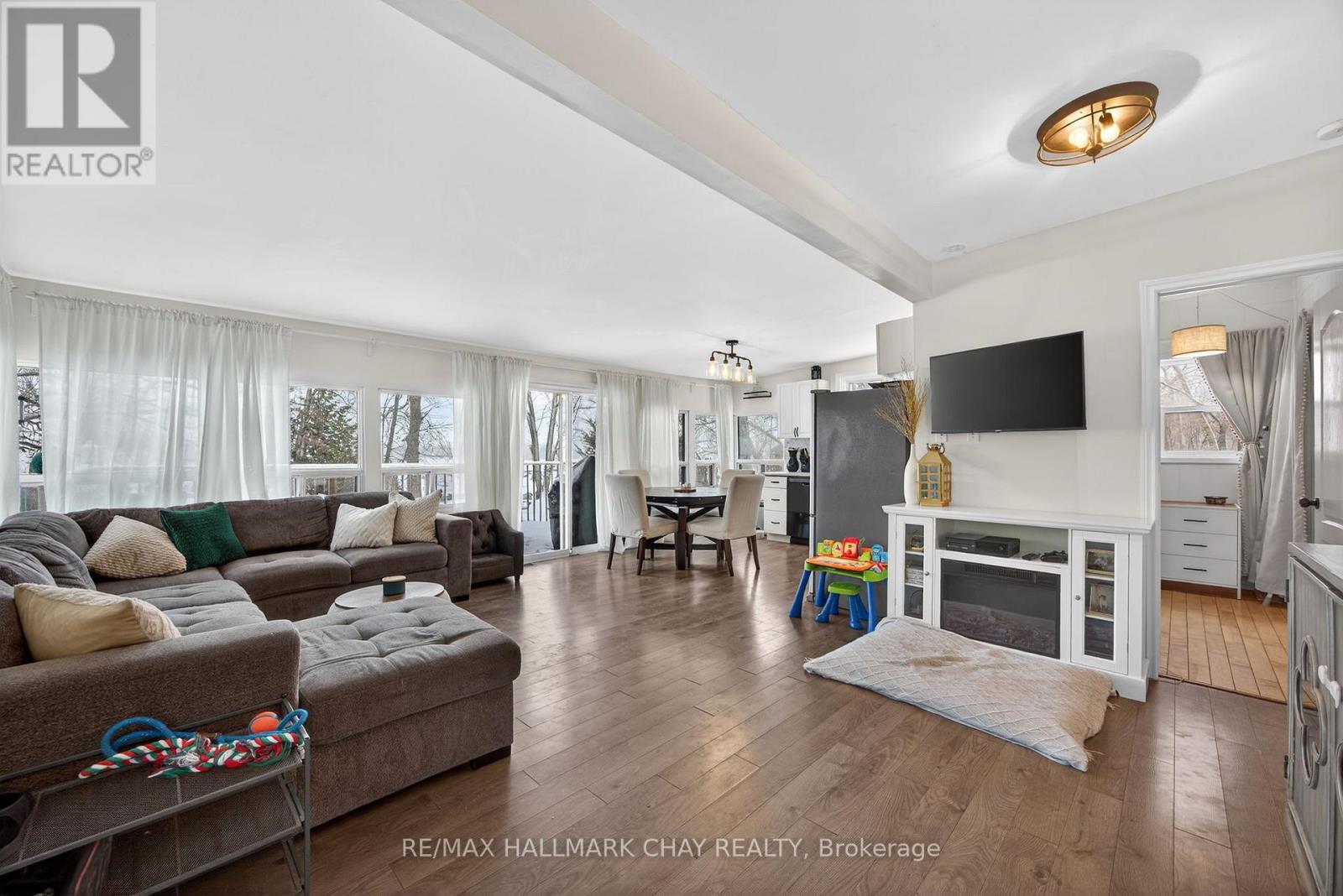 6 Balsam Street, Tay (Waubaushene), Ontario  L0K 2C0 - Photo 6 - S12653836