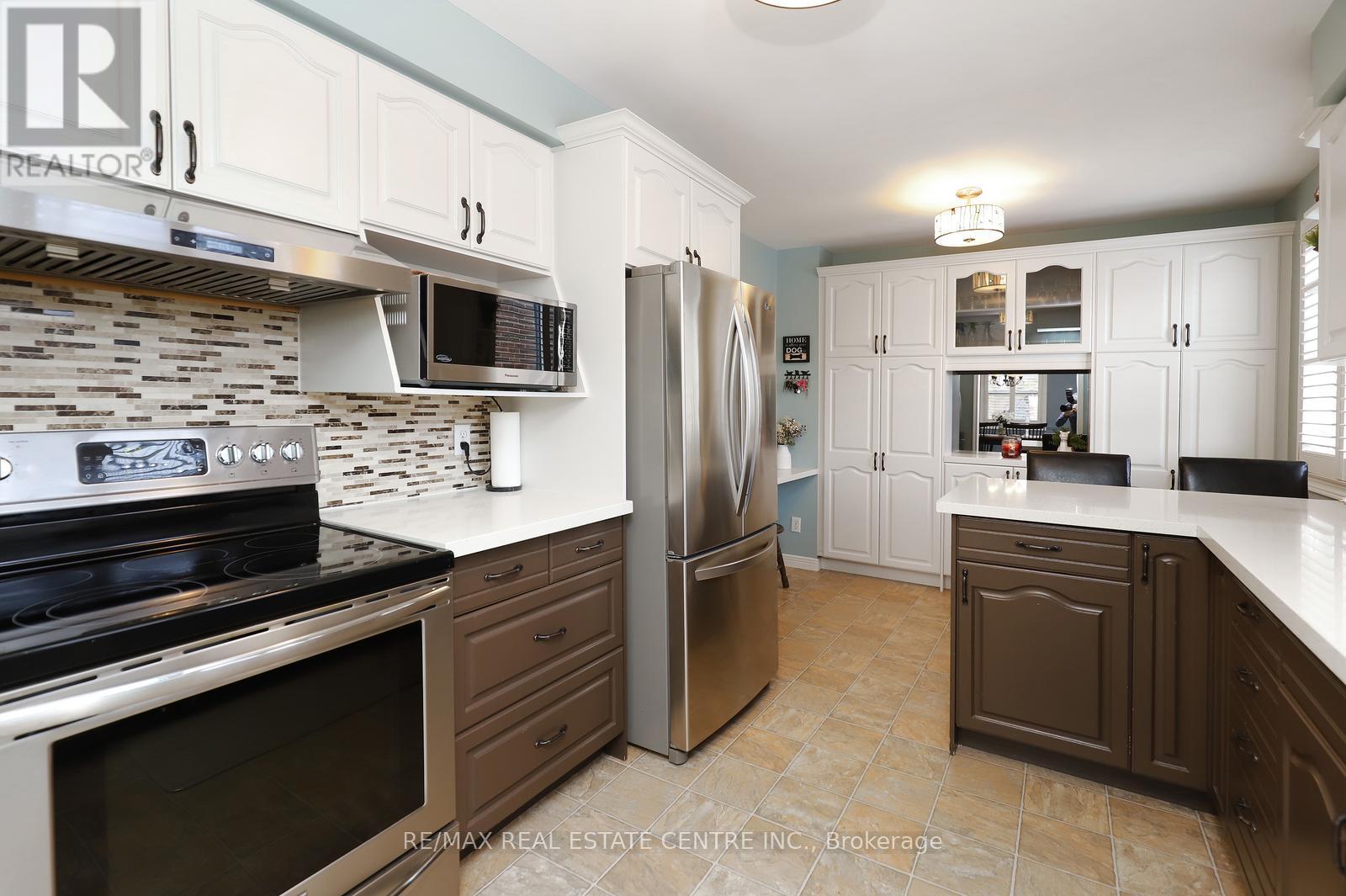 284 Ridge Drive, Milton, Ontario  L9T 1X3 - Photo 11 - W12653802