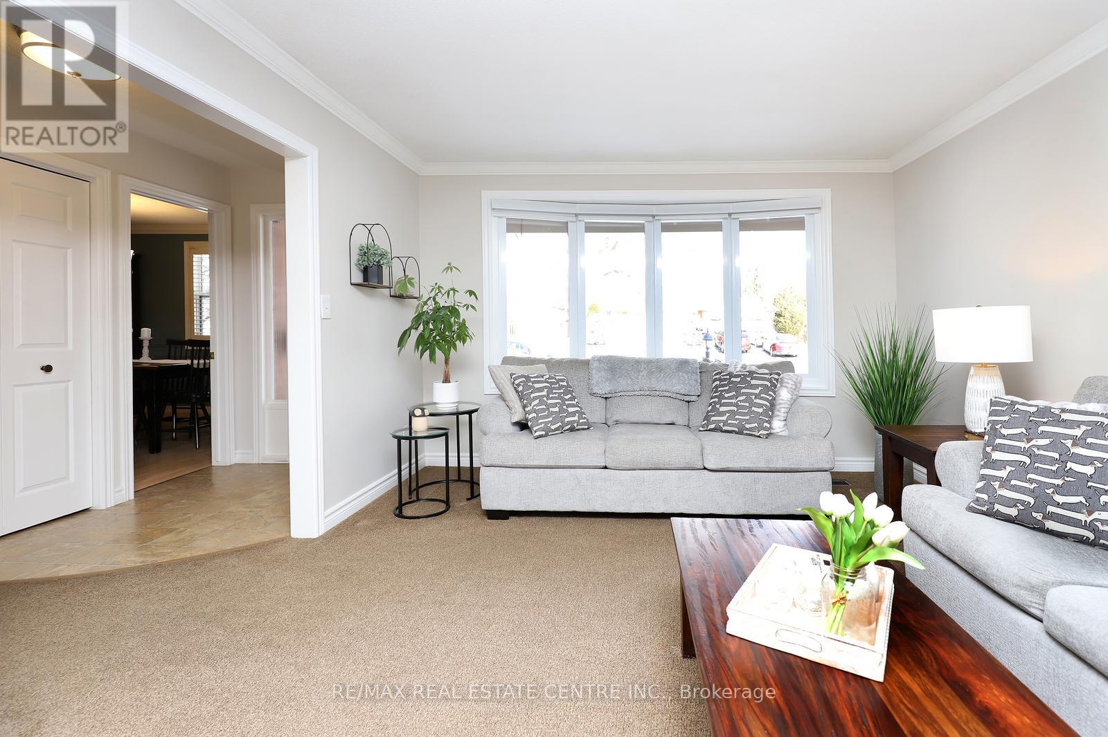 284 Ridge Drive, Milton, Ontario  L9T 1X3 - Photo 7 - W12653802