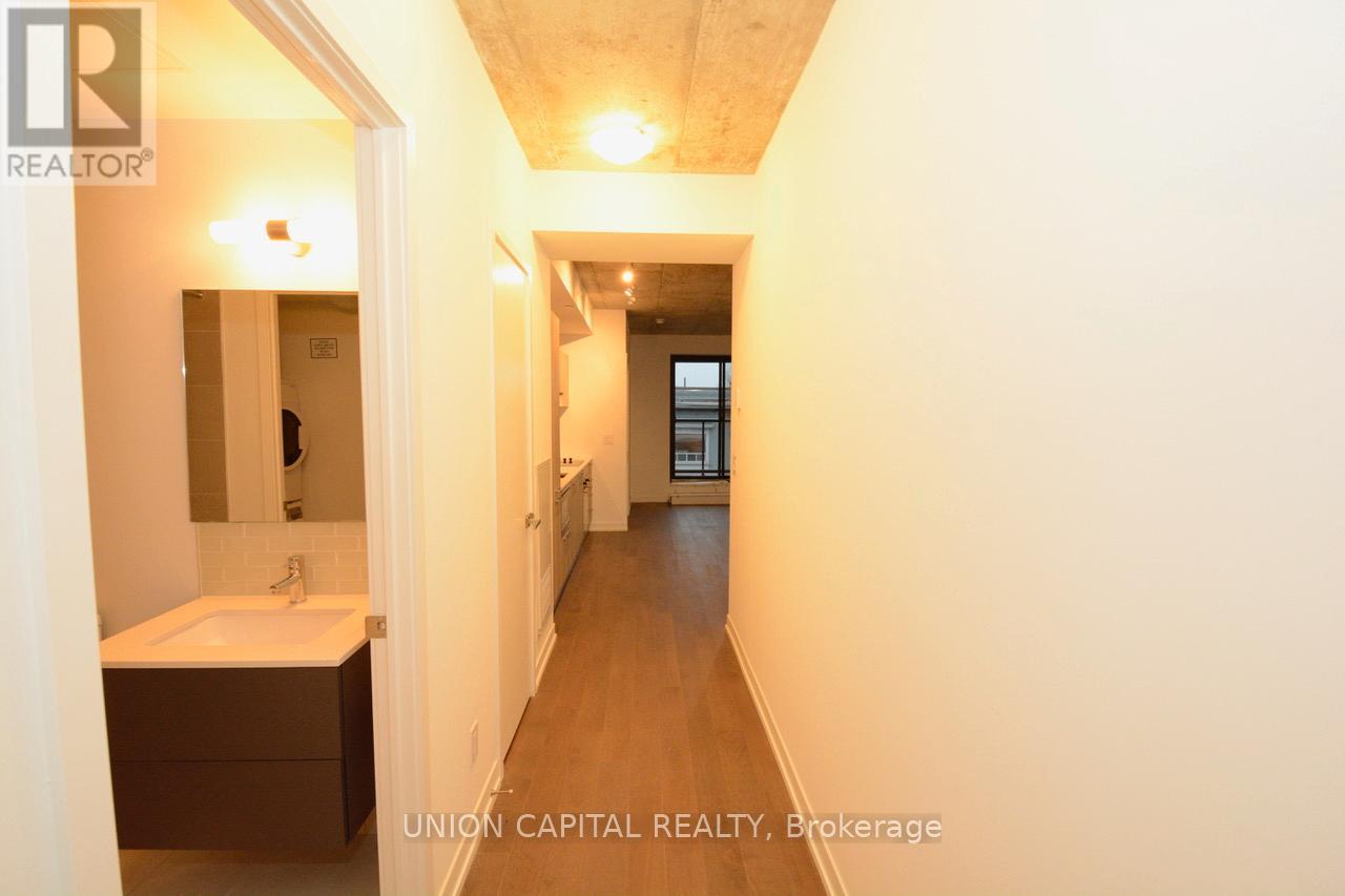 306 - 530 Indian Grove, Toronto, Ontario  M6P 2J2 - Photo 4 - W12653824