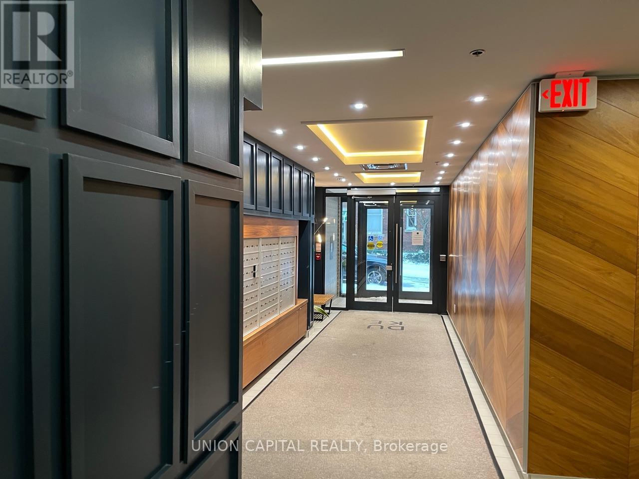 306 - 530 Indian Grove, Toronto, Ontario  M6P 2J2 - Photo 9 - W12653824