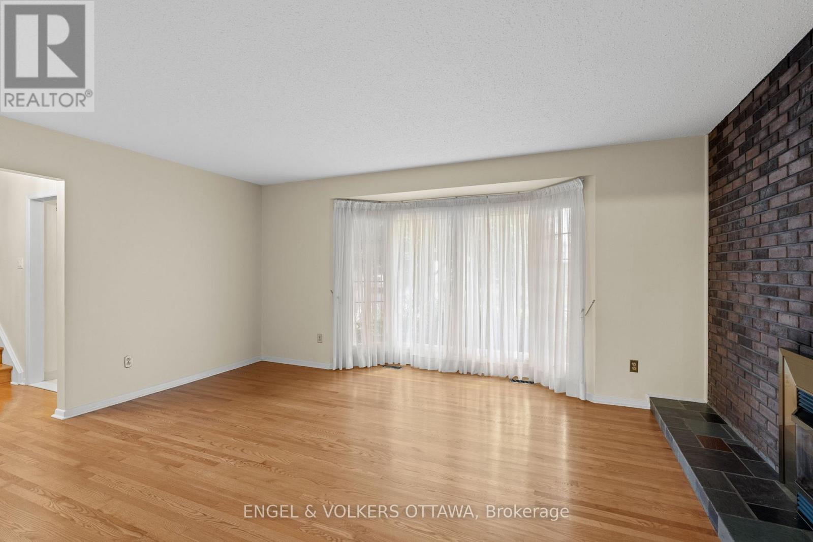 3348 Kodiak Street, Ottawa, Ontario  K1V 7S8 - Photo 11 - X12631662