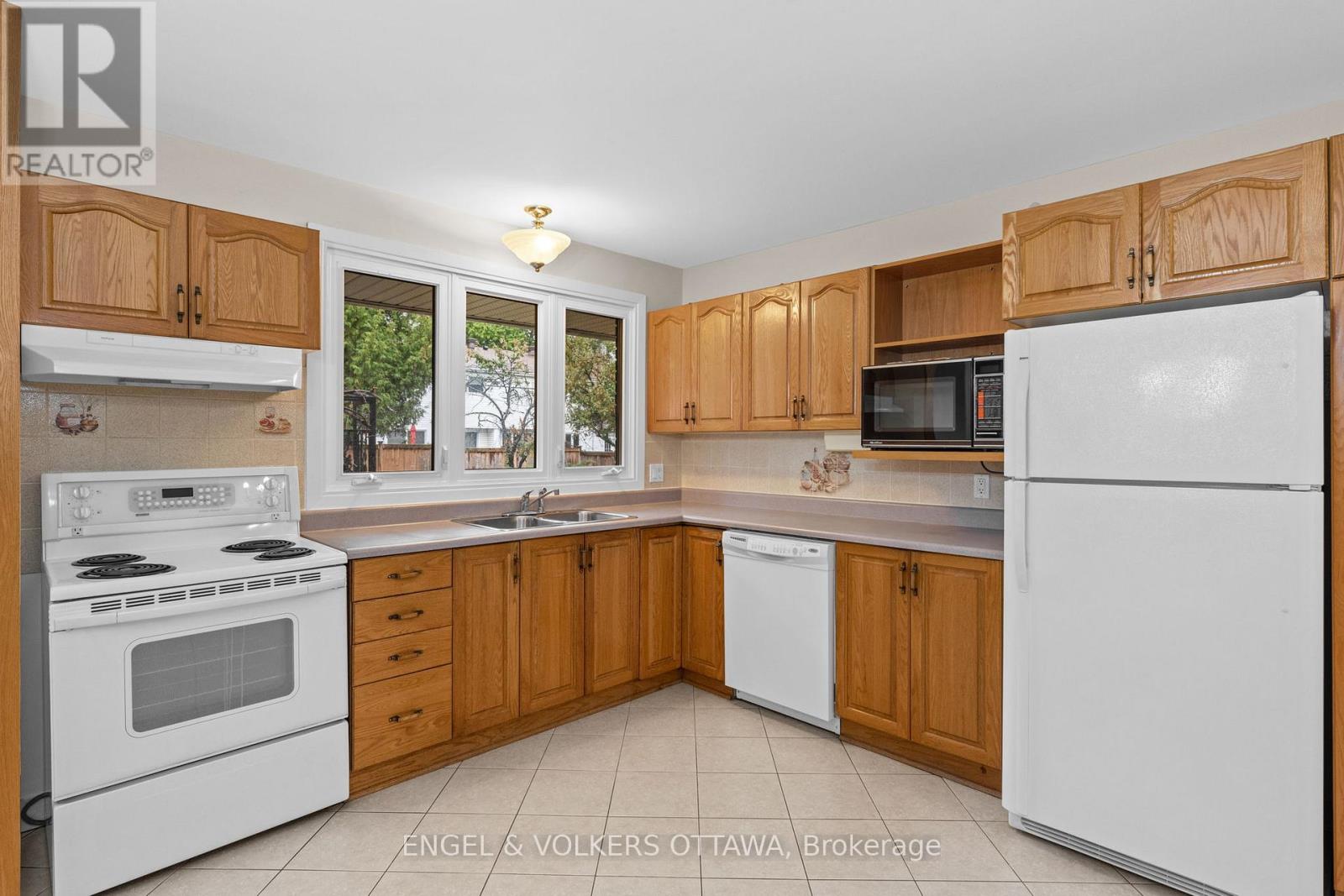 3348 Kodiak Street, Ottawa, Ontario  K1V 7S8 - Photo 17 - X12631662