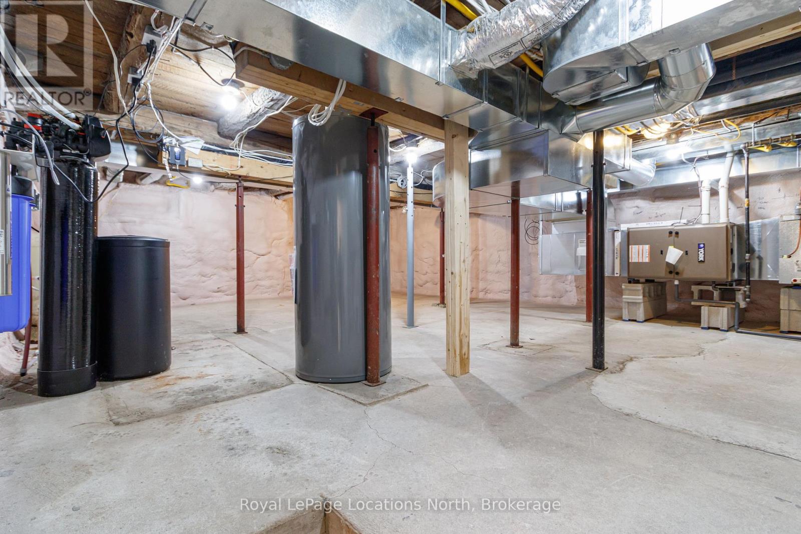 635019 Pretty River Road, Blue Mountains, Ontario  L0M 1P0 - Photo 39 - X12653856