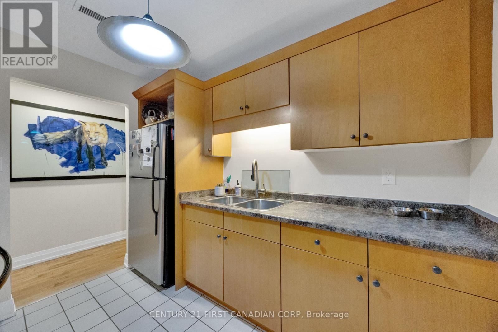 202 - 275 Queens Avenue, London East, Ontario  N6B 1X2 - Photo 12 - X12653842